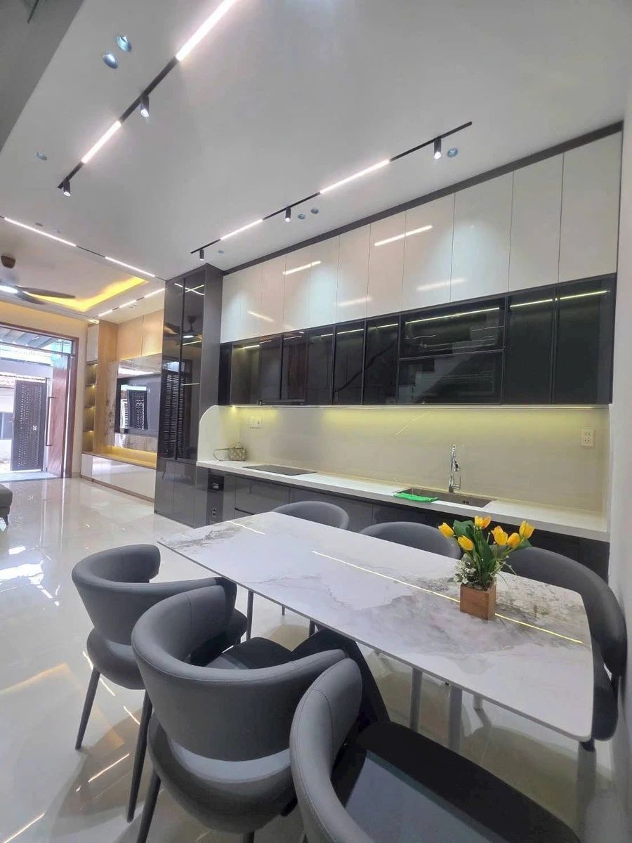 Bán nhà 3 phòng ngủ 180m2 mặt tiền Hoàng Văn Thái Gò Vấp - Ảnh thu nhỏ 5