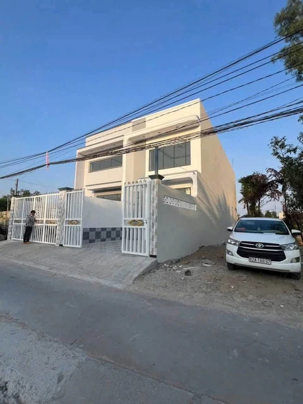 Bán nhà 1 trệt 1 lửng 3PN, 100m² ở Bến Lức, Long An, giá 1 tỷ 900 triệu