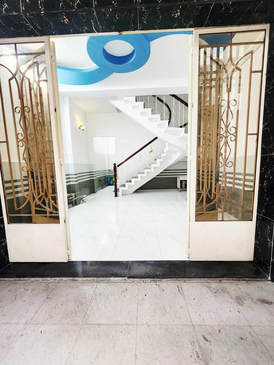 Bán nhà 7,9 tỷ, 4PN 3WC, 100m² Phường Diên Hồng - Ảnh thu nhỏ 4
