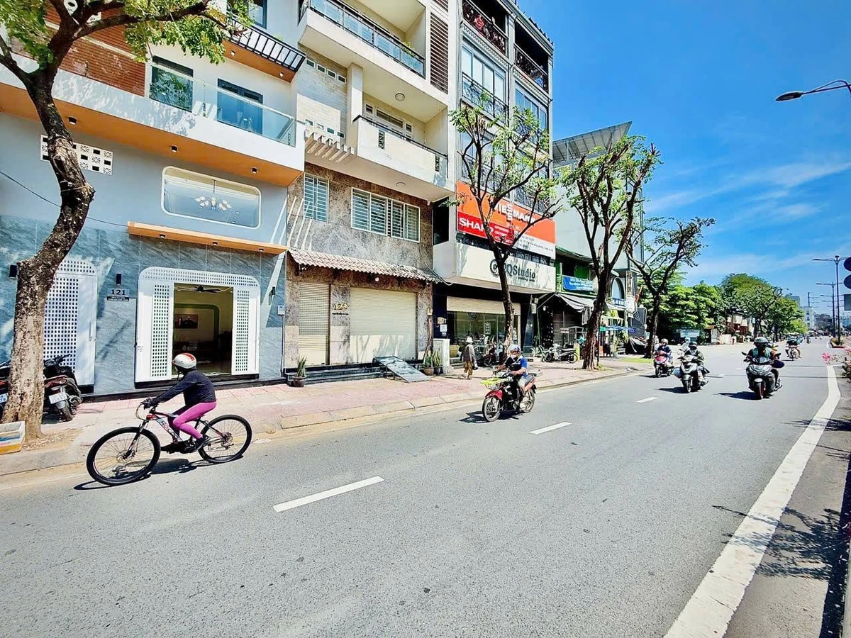 Bán nhà mặt tiền Phạm Văn Đồng 6 tầng, ngang 5,8m, 226m² sàn, giá hơn 10 tỷ - Ảnh thu nhỏ 2