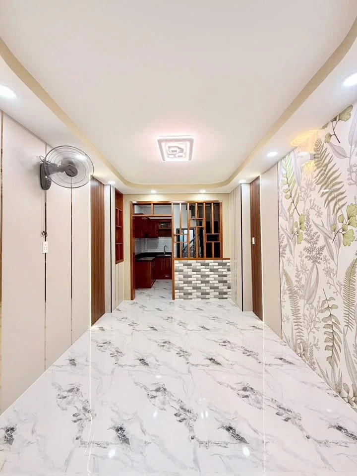 Bán nhà mới Quận 4, 21m², 3 PN, 3 WC, giá 6.699 tỷ - Ảnh thu nhỏ 2
