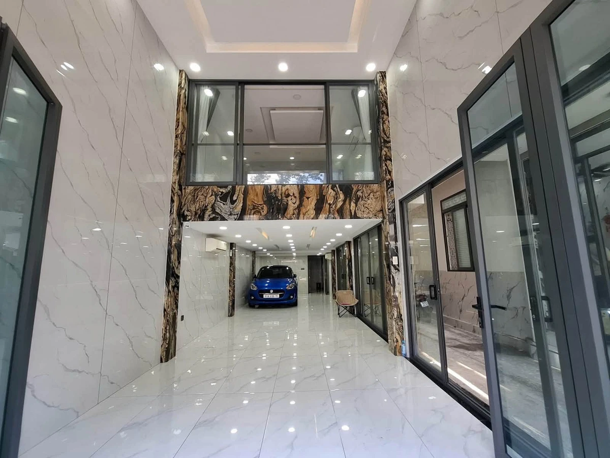 Bán nhà lô góc 3 mặt tiền An Dương Vương Quận 5, 70m2, 4 tầng, giá 39,9 tỷ - Ảnh 1