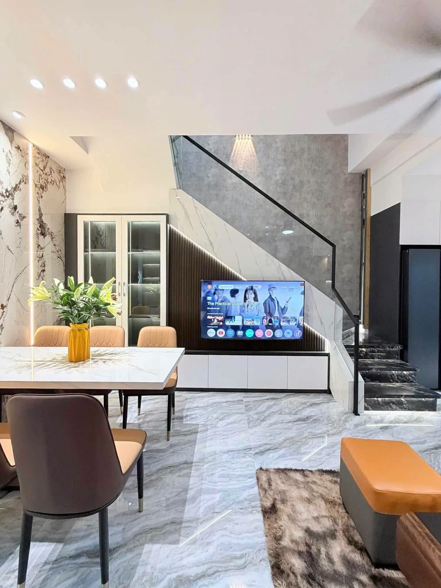 Bán nhà 3 tầng 160m² có 4 phòng ngủ Quận 5 - Ảnh thu nhỏ 2