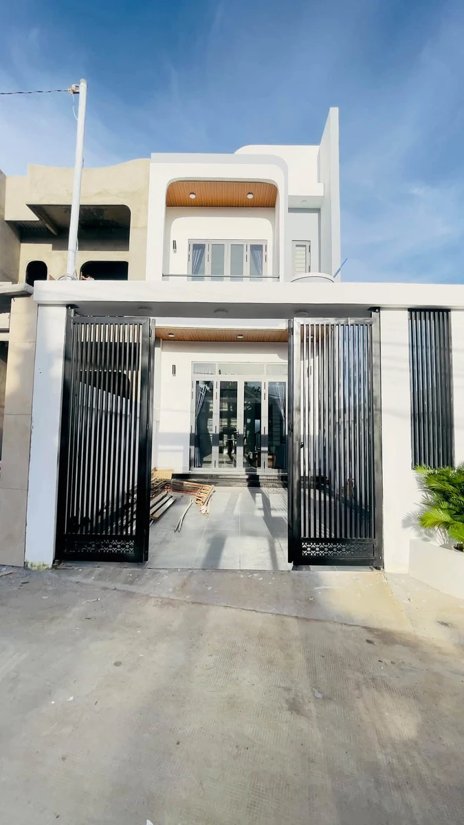 Bán nhà lầu 2 mặt tiền 115m² phường Long Khánh, 2 tỷ 350 - Ảnh thu nhỏ 2