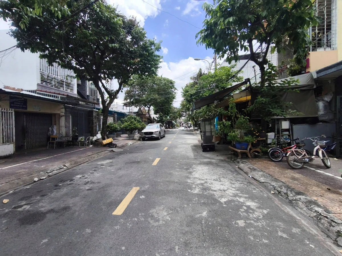 Bán nhà 88m², 4PN, garage 2 ô tô, MT 10m ở Phước Bình - Ảnh thu nhỏ 2