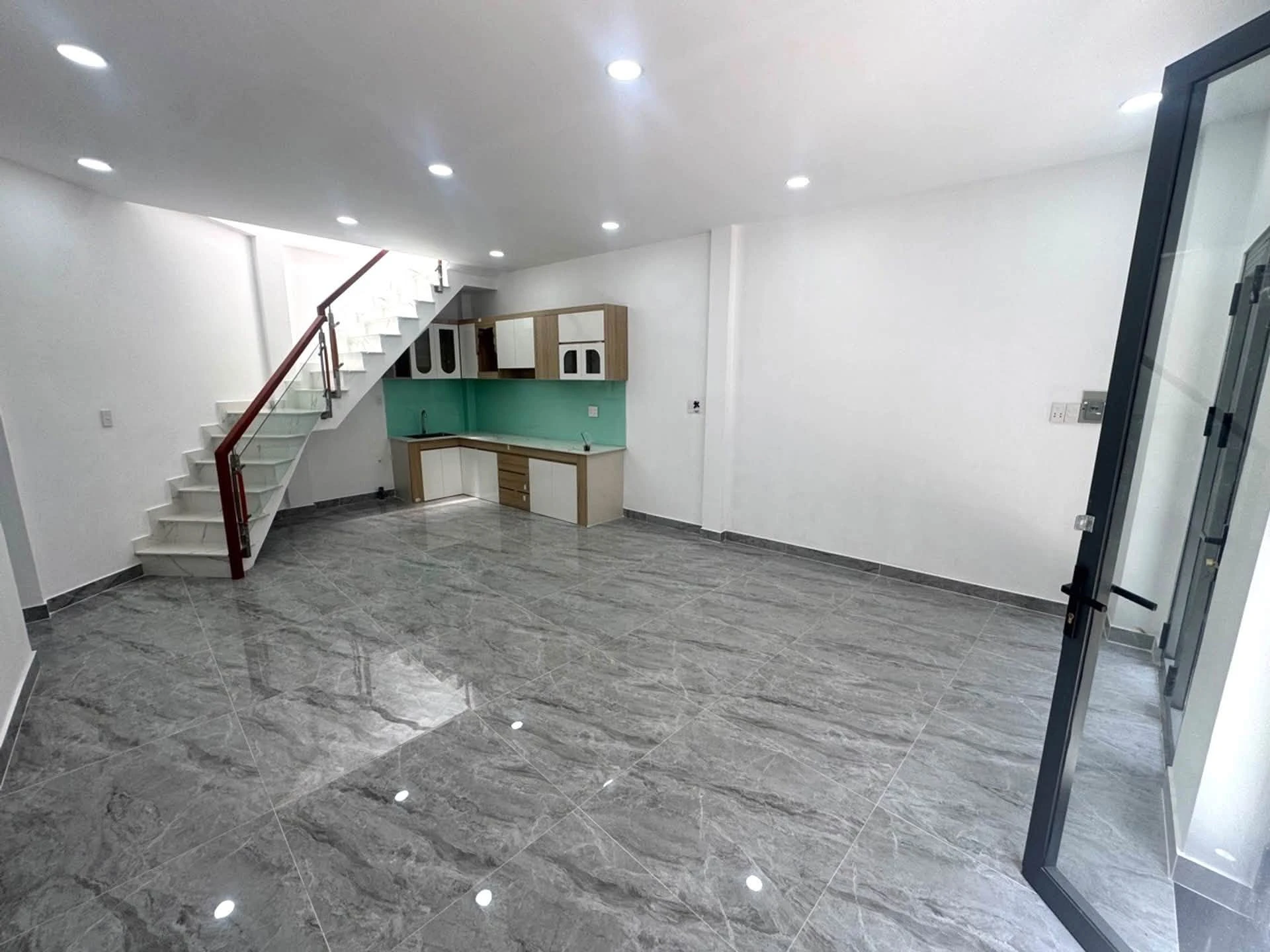 Bán nhà mới 1 trệt 1 lầu 4PN, 8.2x7.9m, Cư xá Phú Lâm A, Quận 6, giá 4.6 tỷ - Ảnh 1
