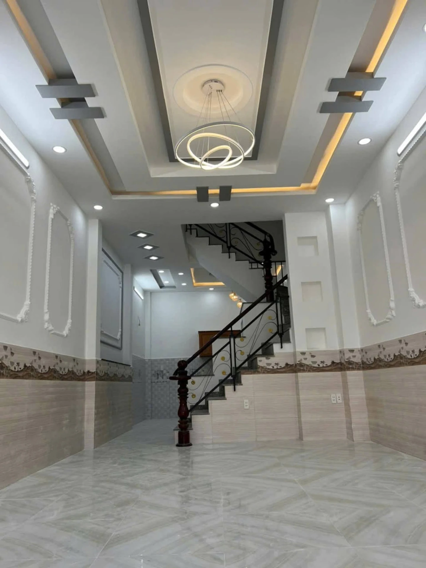 Cho thuê shophouse 60m² 2 phòng ngủ đường Lê Văn Quới 12 triệu/tháng - Ảnh 1