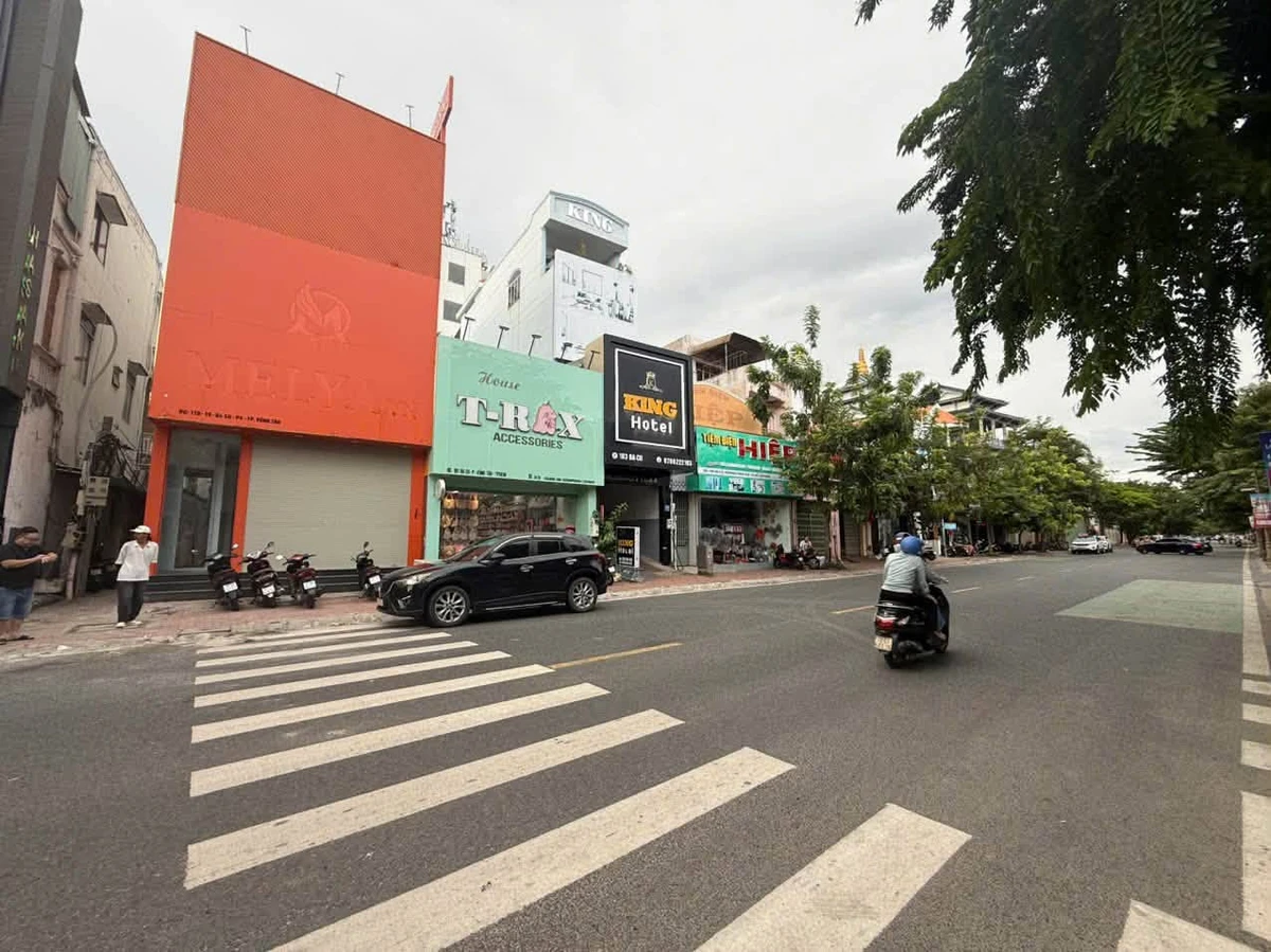 Cho thuê Showroom căn góc 2 mặt tiền Ba Cu, 123.5m² - Ảnh thu nhỏ 3