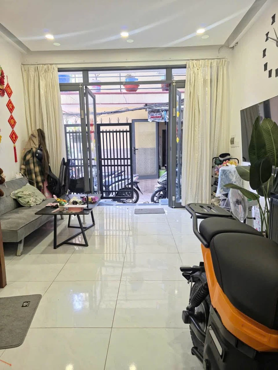 Bán nhà hẻm Nguyễn Tất Thành Quận 4, 30.7m2, trệt 2 lầu, 2PN 3WC, giá 4.4 tỷ - Ảnh thu nhỏ 5