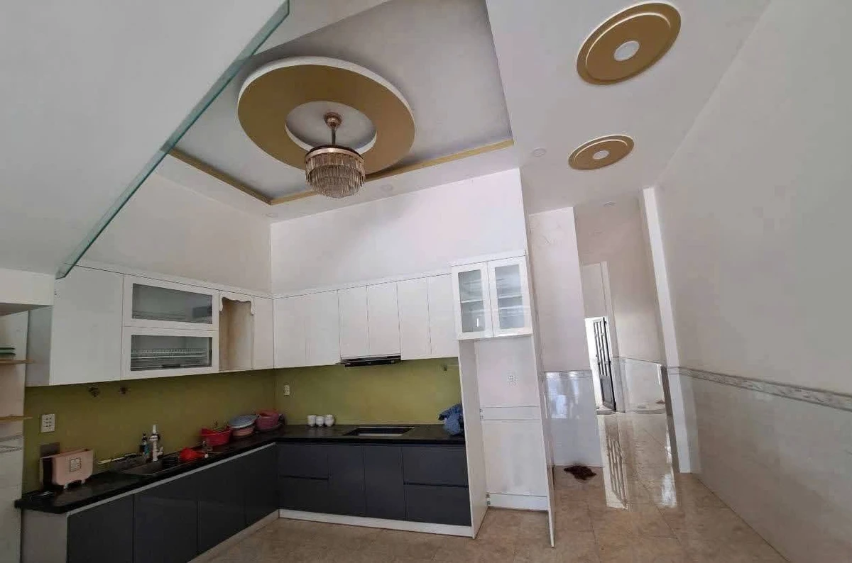 Bán nhà mặt tiền Chợ Mới Long Cang 100m², 3 phòng - Ảnh thu nhỏ 2