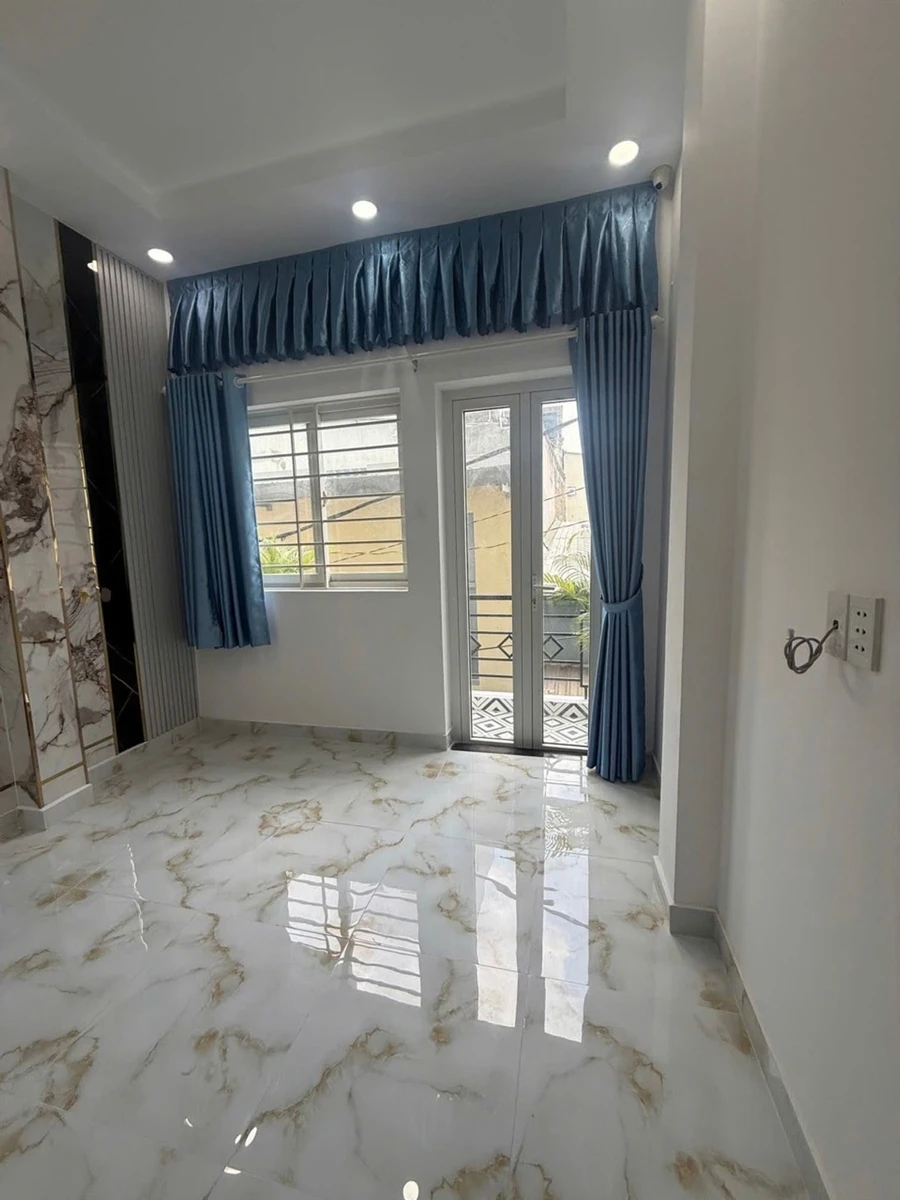 Bán nhà 3 tầng 4 phòng ngủ 33m² gần chợ Bùi Văn Ba, Quận 7 - Ảnh thu nhỏ 3