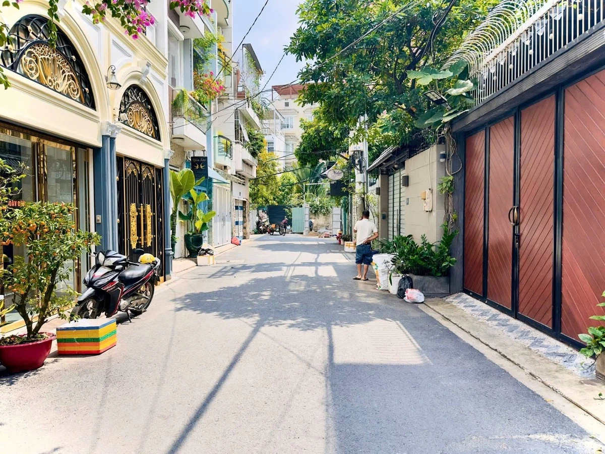 Bán tòa nhà studio 72m² 5 tầng thang máy 9 căn hộ đường Nguyễn Trọng Tuyển, Phú Nhuận - Ảnh 1