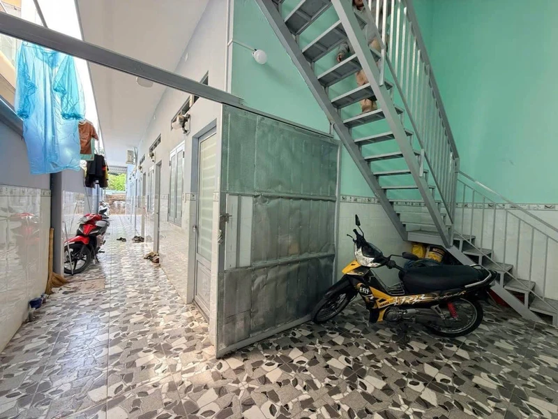 Bán khu trọ 2 tầng 139m² Đỗ Xuân Hợp, thu 37tr/tháng