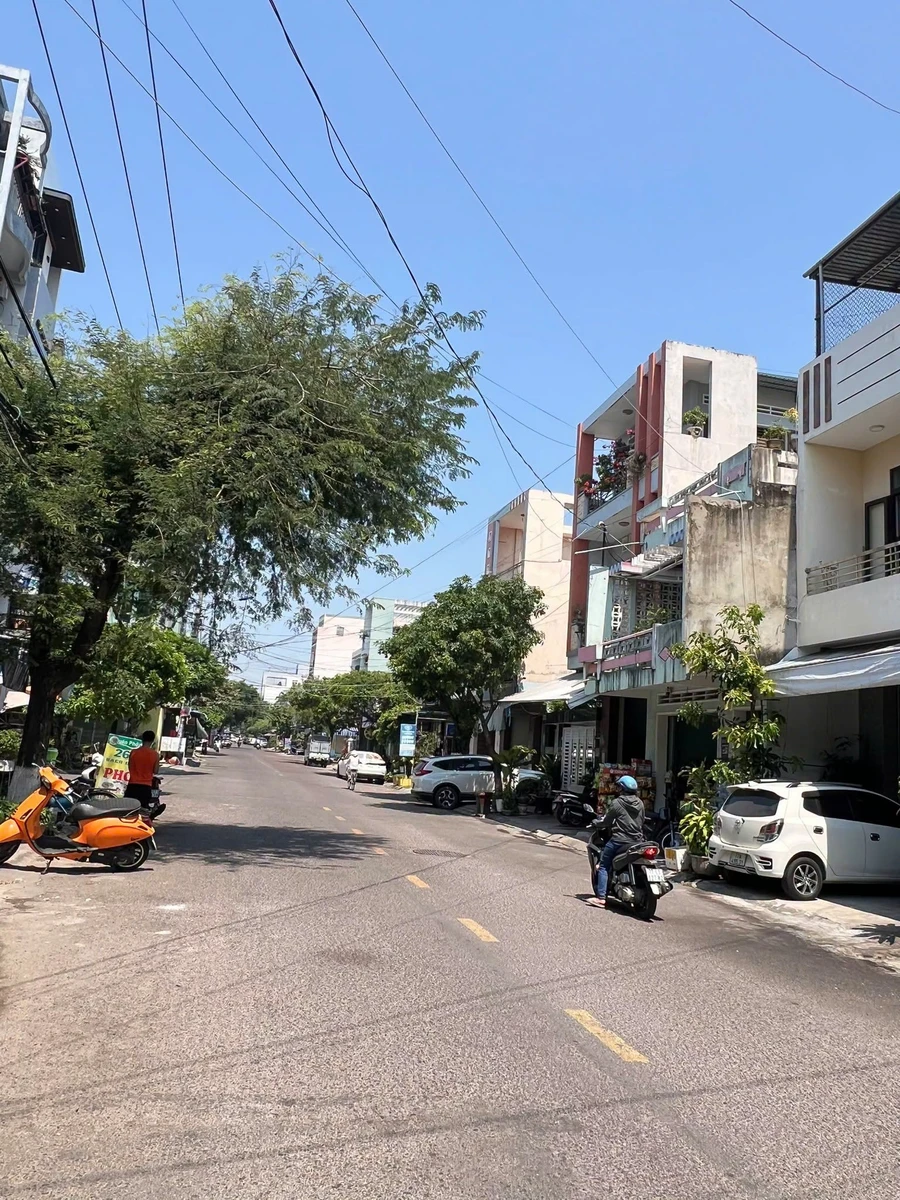 Bán nhà 2 tầng mặt tiền Bạch Đằng 80m² Quận 1 - Ảnh thu nhỏ 2