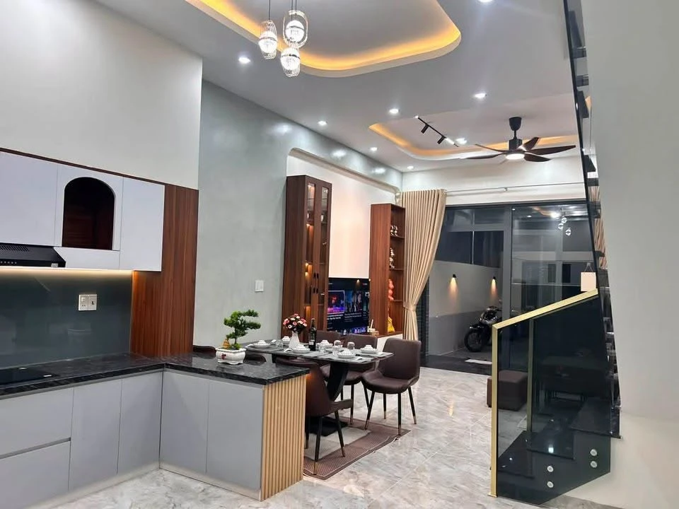 Bán nhà 2 mê, 3 phòng ngủ, 125m² Quang Trung, Quận 1 - Ảnh thu nhỏ 4