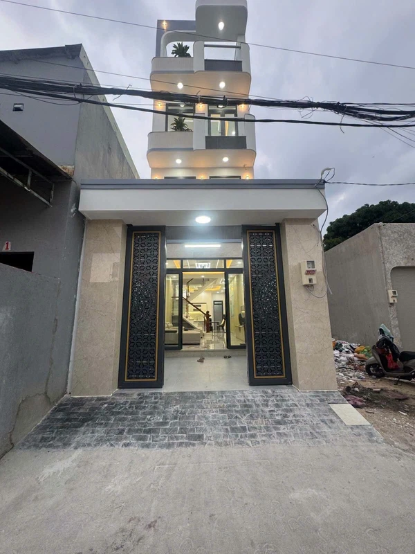 Bán nhà 4 tầng 4x18m hẻm ô tô gần Chợ Hóc Môn, Thị trấn Hóc Môn