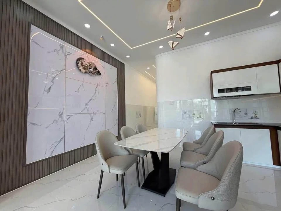 Bán nhà mặt tiền kinh doanh 105m² Biên Hòa hơn 2 tỷ - Ảnh thu nhỏ 2