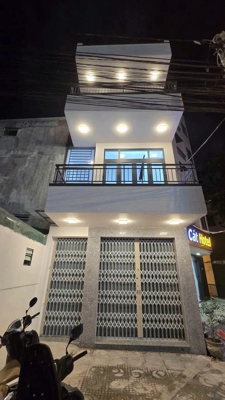 Bán nhà góc 3 tầng 114,7m² Nha Trang 13,9 tỷ