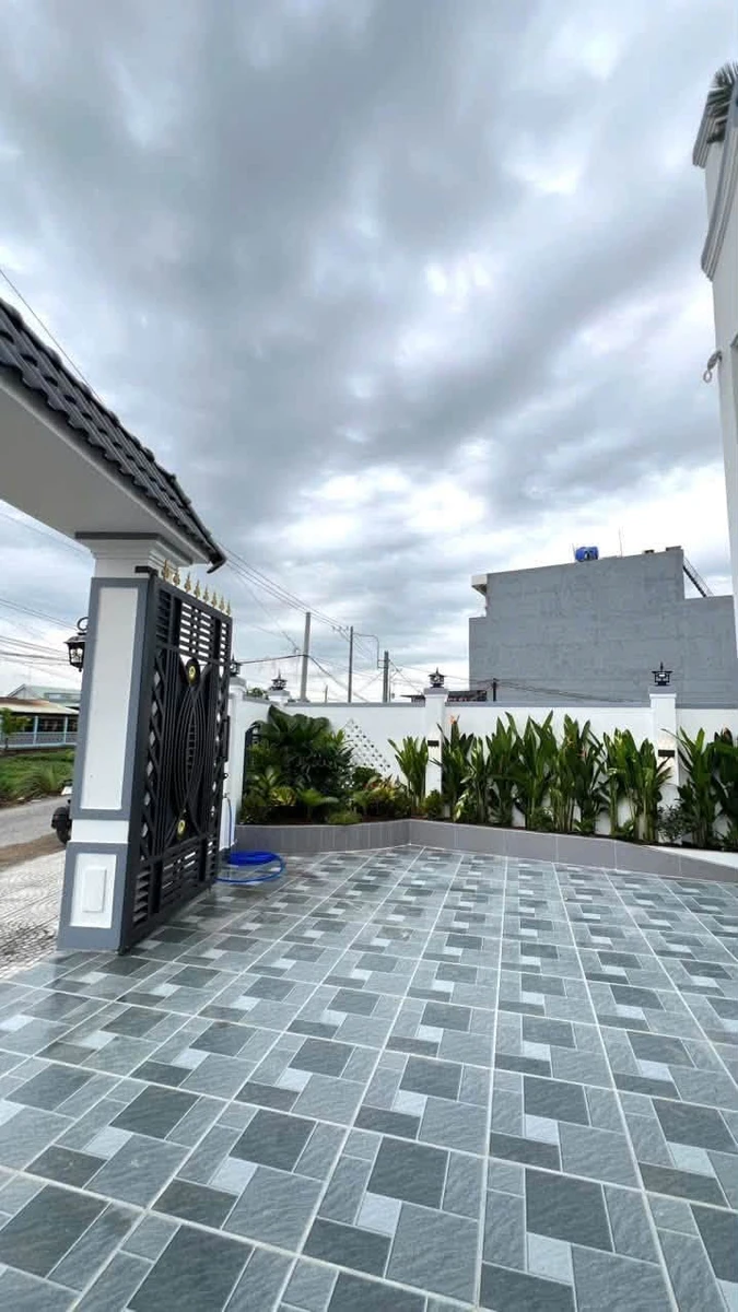 Bán nhà lầu sân vườn 164m2, 3PN 2WC, đường nhựa 6m gần ĐT 835A, giá 3,35 tỷ - Ảnh thu nhỏ 5