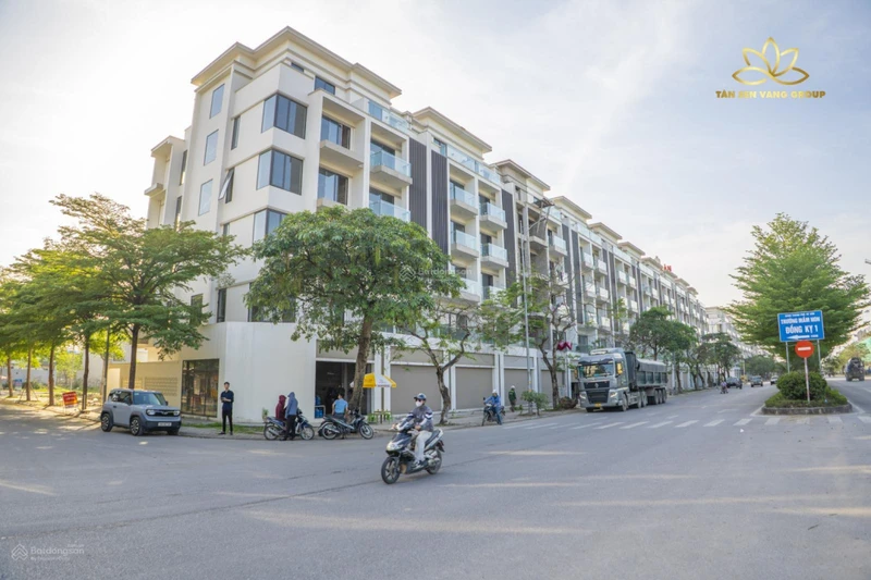 Chính chủ gửi bán đất tại Vườn Sen, giá cần ra nhanh 4,2 tỷ, sổ hồng cầm tay, LH 0326 569 ***