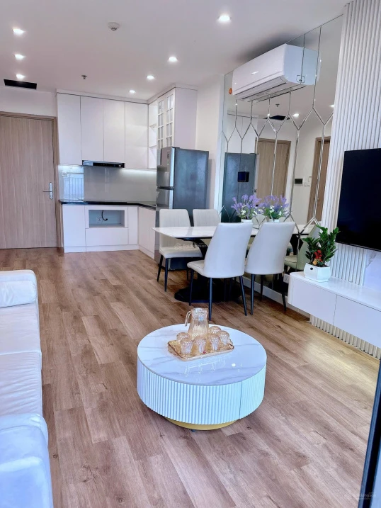 Mình chính chủ bán lỗ: 1PN+1, 43m, 2 tỷ 630 cùng 01 căn Stu 31.8m, 2tỷ (full đồ mới 100%) Vin Smart