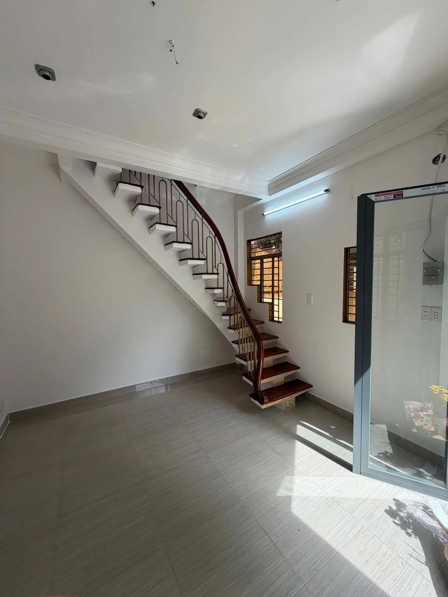 Bán nhà góc 1 trệt 1 lầu 42m² đường Phan Đình Phùng, giá 6,6 tỷ, hẻm xe hơi - Ảnh thu nhỏ 2