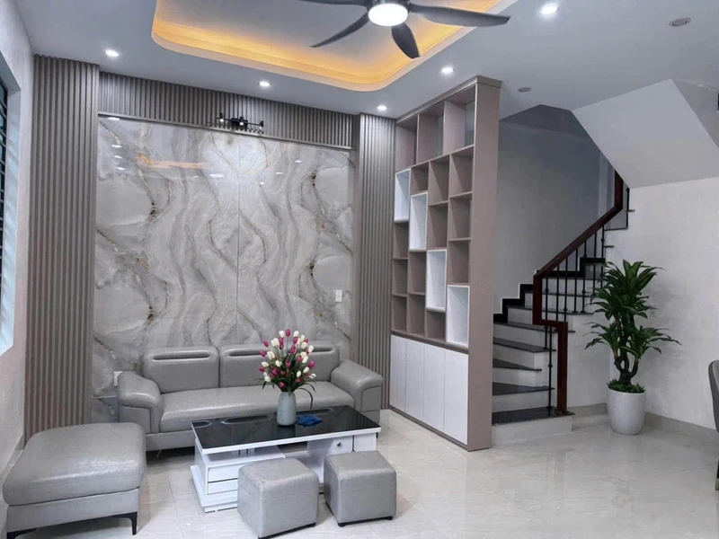 Nhà mặt tiền 3 tầng 41.8m² bán 2 tỷ 350 triệu Bình Hàn