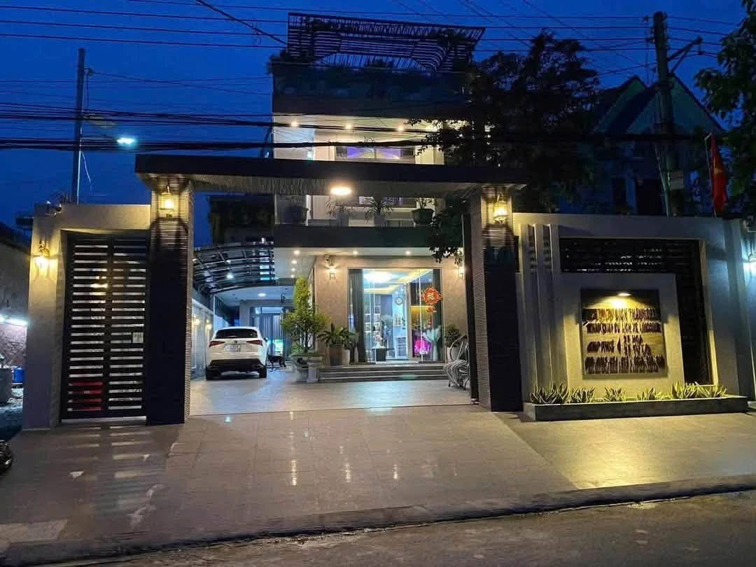 Bán biệt thự 5 phòng ngủ 200m² Thủ Đức, giá 14.5 tỷ - Ảnh 1
