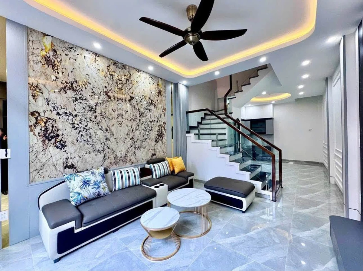 Bán nhà 4 tầng 41m² 3,3 tỷ Chợ Hàng - Ảnh thu nhỏ 2