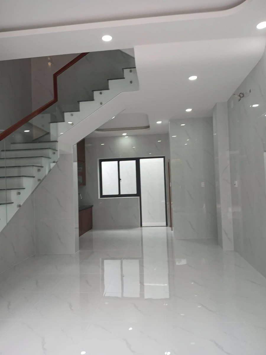 Bán nhà 4 tầng 156m2, 4 PN cạnh Vinhomes, Quận 9, 5,8 tỷ - Ảnh thu nhỏ 2
