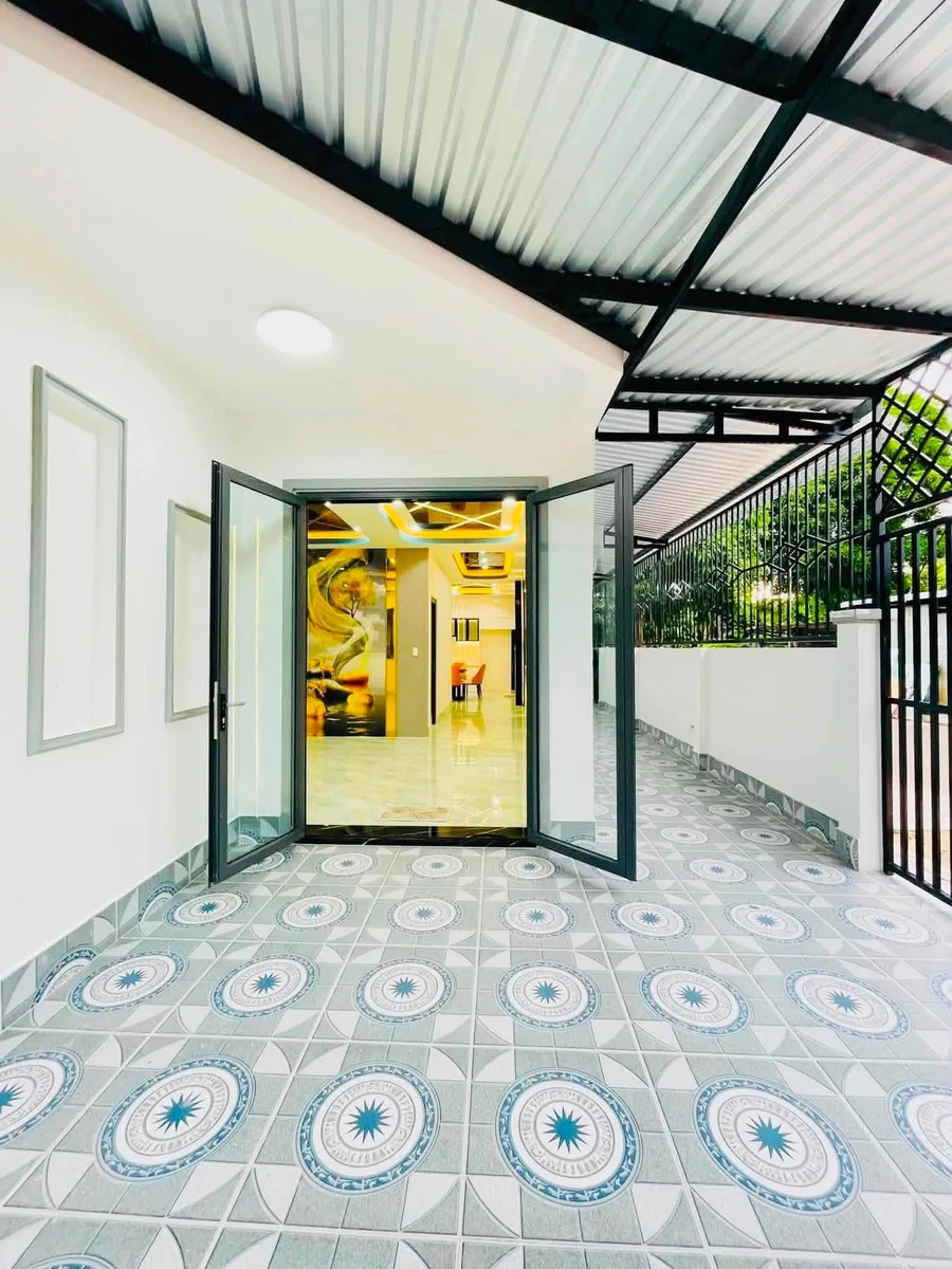 Nhà phố Luxury góc 2 mặt tiền 5.5x18m, 4PN, 3 tỷ 250 triệu, Rạch Giá - Ảnh thu nhỏ 2