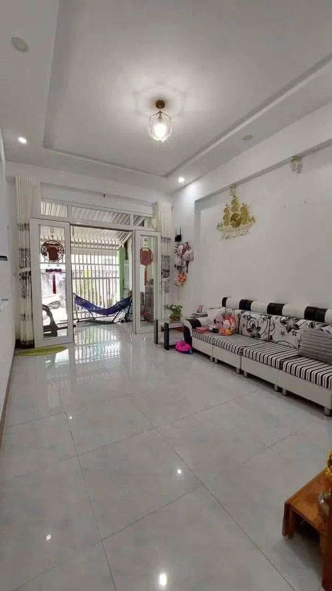 Bán nhà hẻm 32 Mạc Đĩnh Chi, Rạch Giá, Kiên Giang, 92m2, giá 1 tỷ 350 triệu - Ảnh thu nhỏ 2