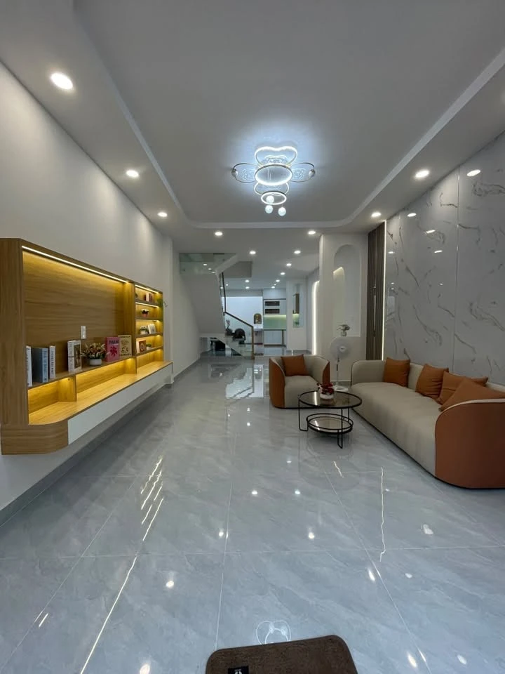 Bán nhà 3 tầng 4PN 7 tỷ Quận 6 - Ảnh 1