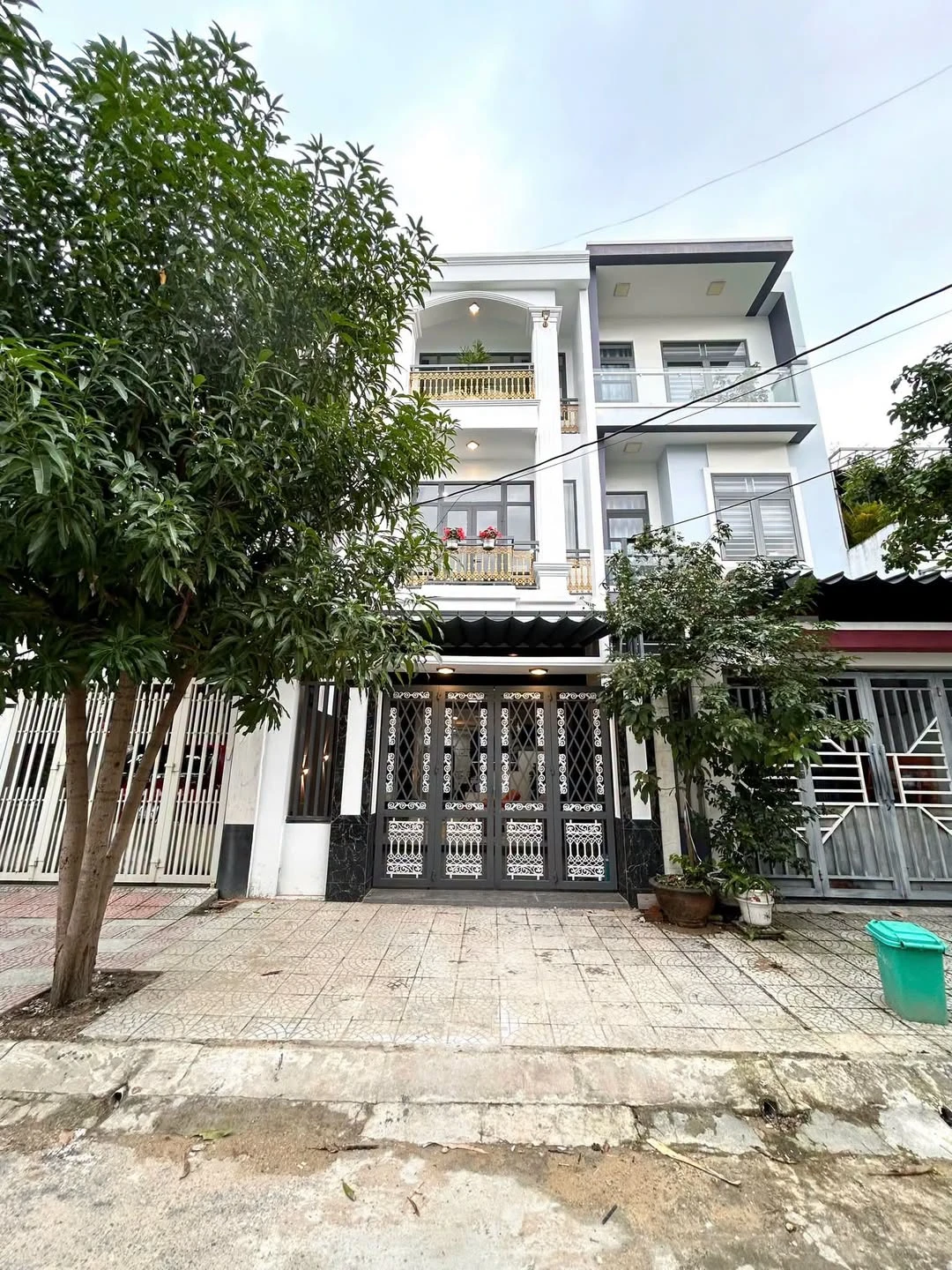 Bán nhà 3 tầng mặt tiền Phú Lộc, 85.5m2, 7 tỷ - Ảnh 1