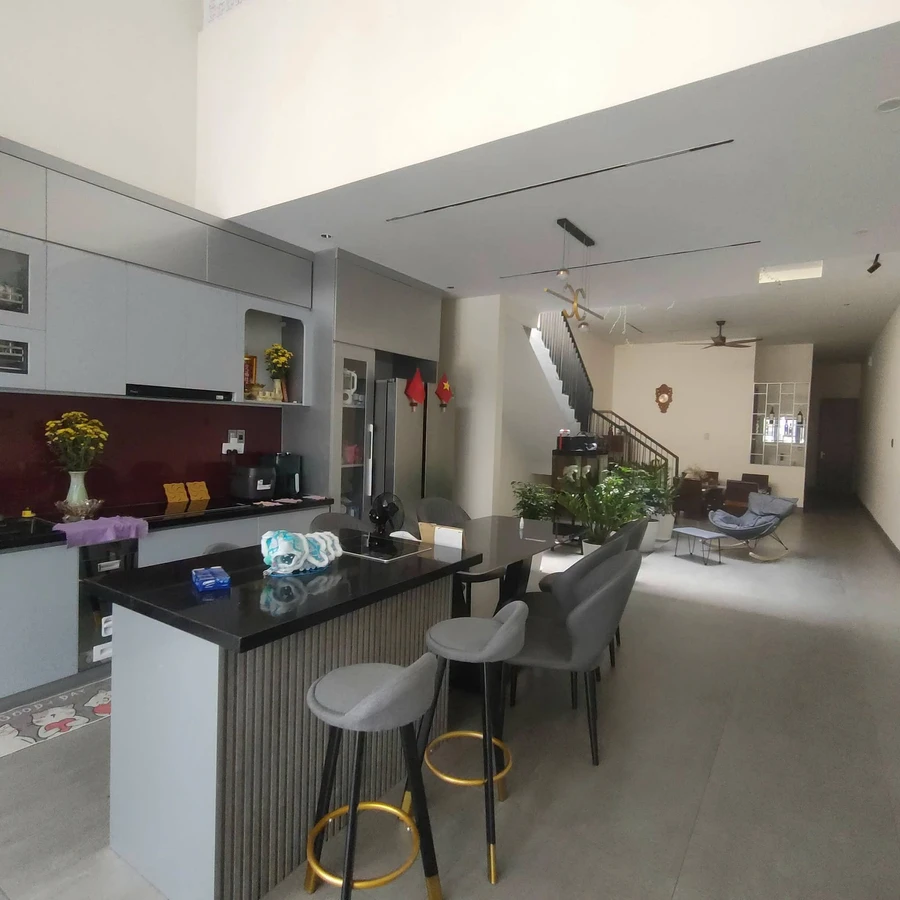 Nhà 2 tầng 126m² đất, 3 phòng ngủ, giá 3 tỷ ở Hòa Tiến - Ảnh thu nhỏ 2