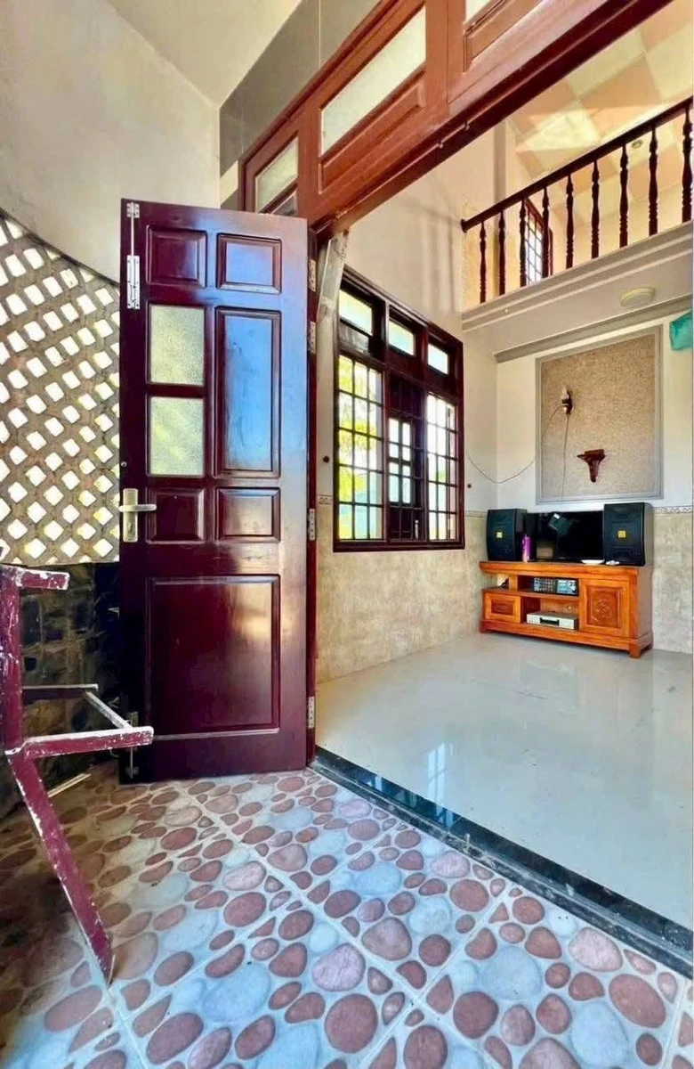 Bán nhà lầu 60m2 sổ hồng, 2 phòng ngủ, góc 2 mặt tiền tại Thanh Hải, Phan Thiết - Ảnh thu nhỏ 4