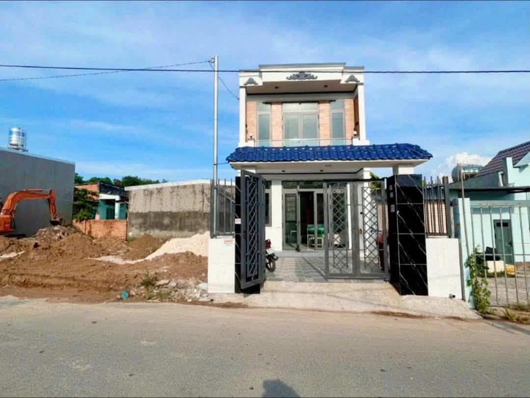Bán nhà mặt tiền 5x17 1 trệt 1 lầu 2PN giá 2 tỷ tại An Tây, Bến Cát - Ảnh 1