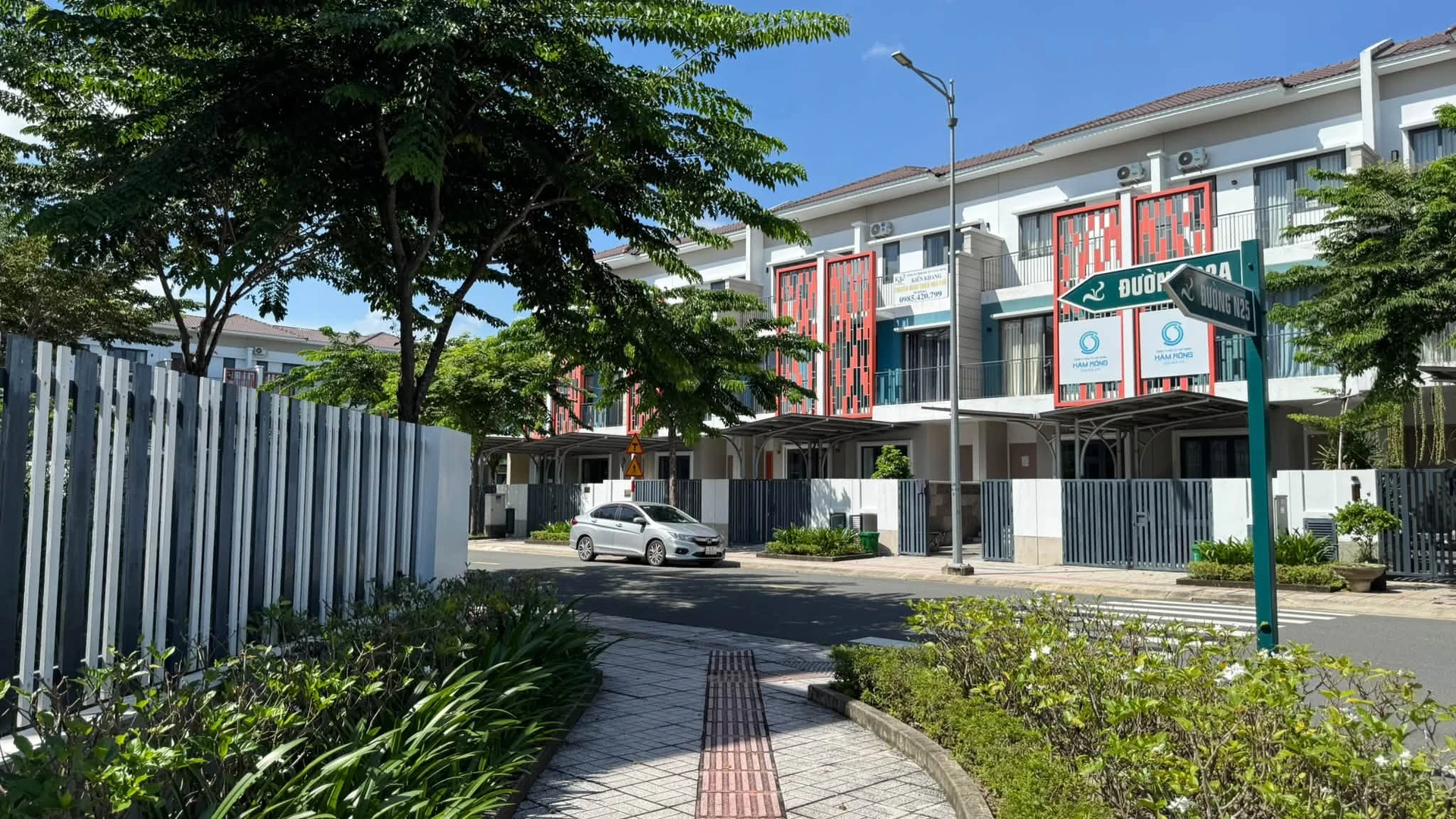 Bán nhà liên kế 1 trệt 2 lầu 100m2, 3,67 tỷ - Ảnh 1