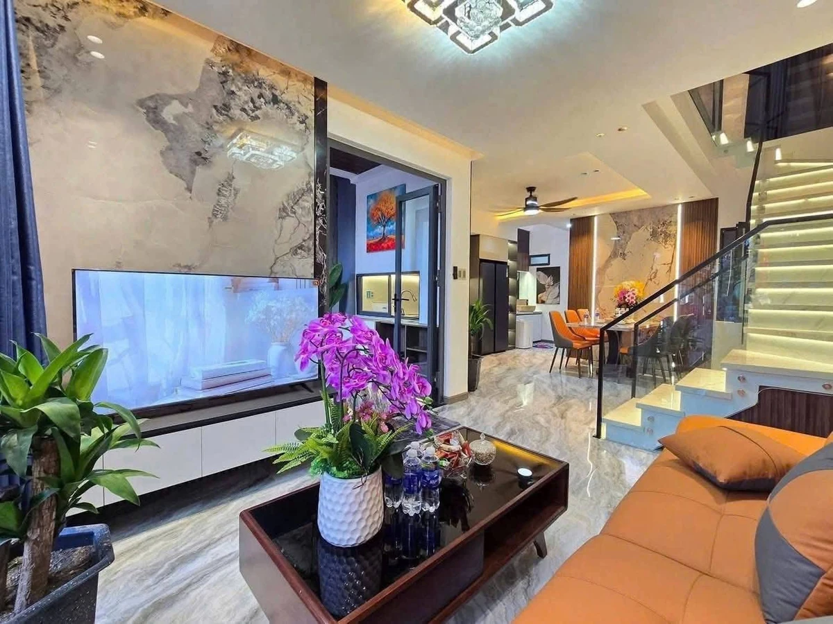 Bán nhà 3 tầng 65m2 mặt Điện Biên Phủ 4 tỷ - Ảnh 1