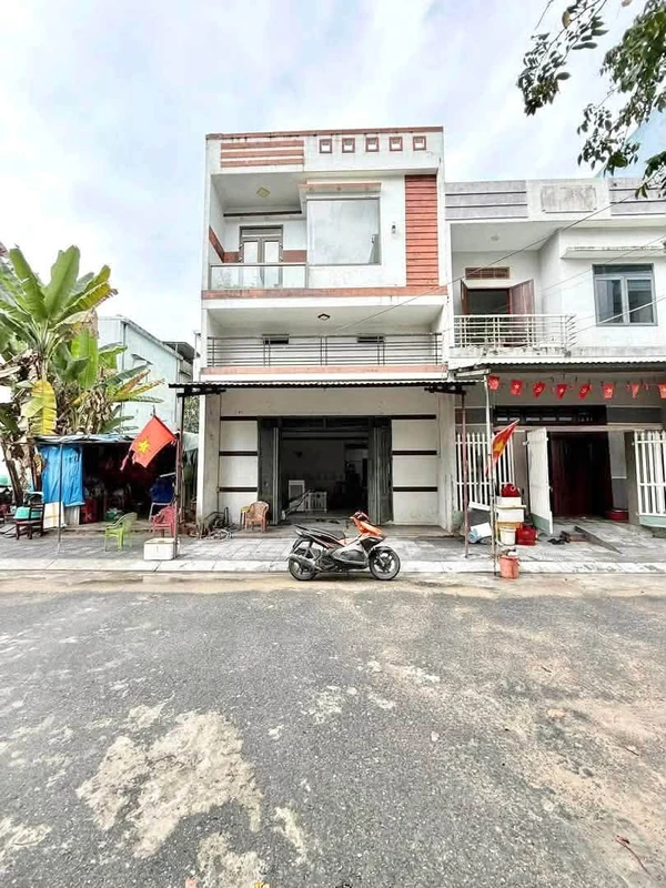 Bán nhà 2,5 tầng mặt tiền Xuân Thiều, 75m², 3PN, Đà Nẵng