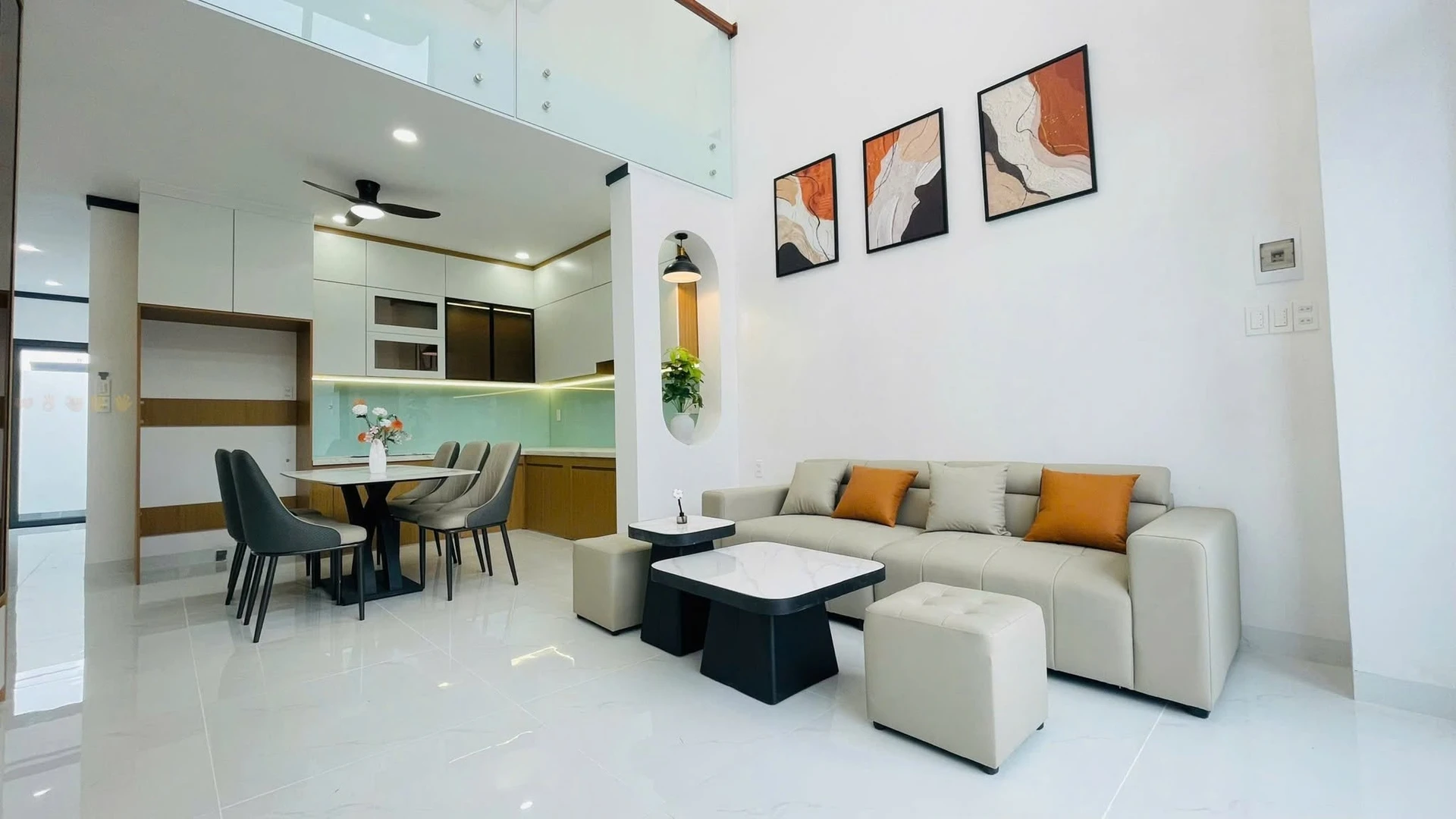 Bán nhà phố 100m2, 3 phòng ngủ, tặng nội thất, giá 1,98 tỷ tại Bàu Trâm, Long Khánh - Ảnh 1