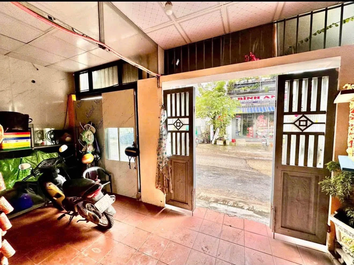 Bán nhà 3 tầng mặt tiền Nguyễn Lộ Trạch, Huế, 72.7m², 4.2 tỷ - Ảnh thu nhỏ 5