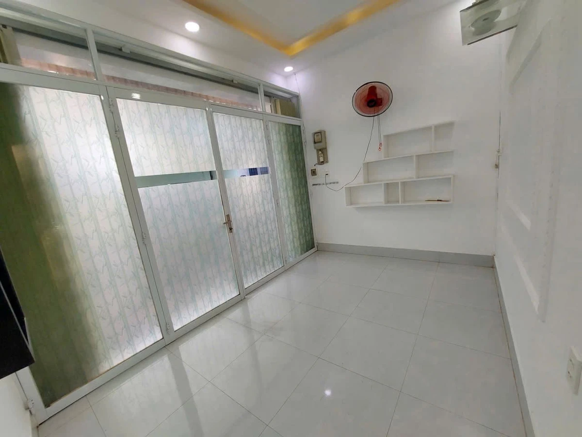 Bán nhà hẻm 79 Trịnh Hoài Đức, Vĩnh Thanh Vân, Rạch Giá, An Giang 4x14m giá 1,28 tỷ - Ảnh thu nhỏ 2