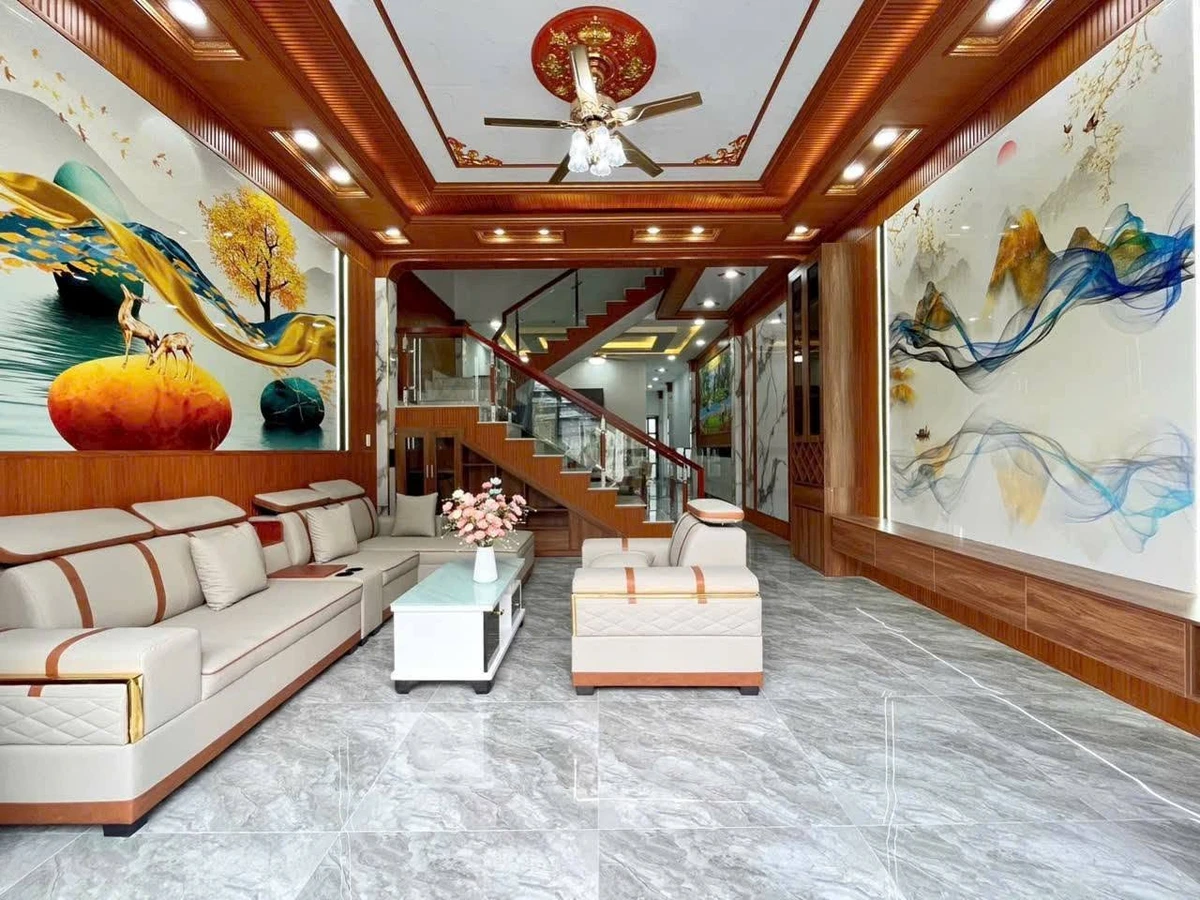 Bán nhà 4PN, 185m2, full nội thất gần chợ Mỹ Hạnh Nam - Ảnh thu nhỏ 2