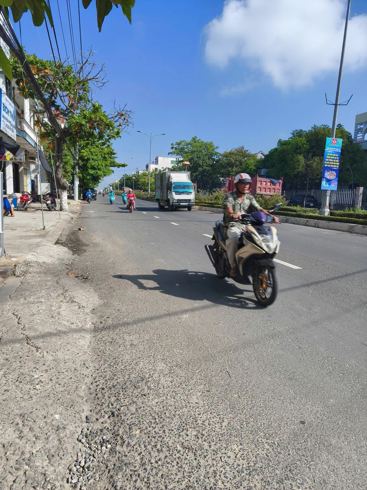 Bán nhà cấp 4 gác lửng lô góc 86m2 có 2 phòng trọ cho thuê tại Tuy Hòa, Đắk Lắk - Ảnh 1