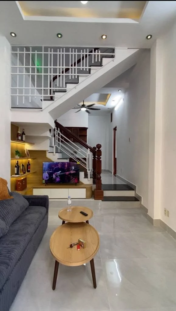 Bán nhà 3 tầng 4PN 110m2 hẻm 5m Quy Nhơn - Ảnh 1