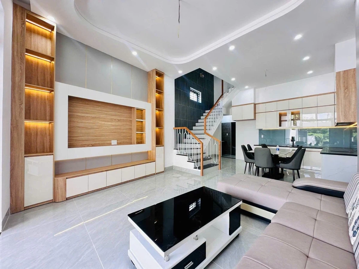 Bán nhà 1 trệt 2 lầu, 4 phòng ngủ 210m², Thủ Dầu Một - Ảnh thu nhỏ 5
