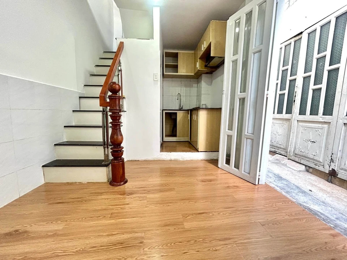 Bán nhà 2 tầng 2PN Quận 4, 13m² giá 1.6 tỷ - Ảnh 1