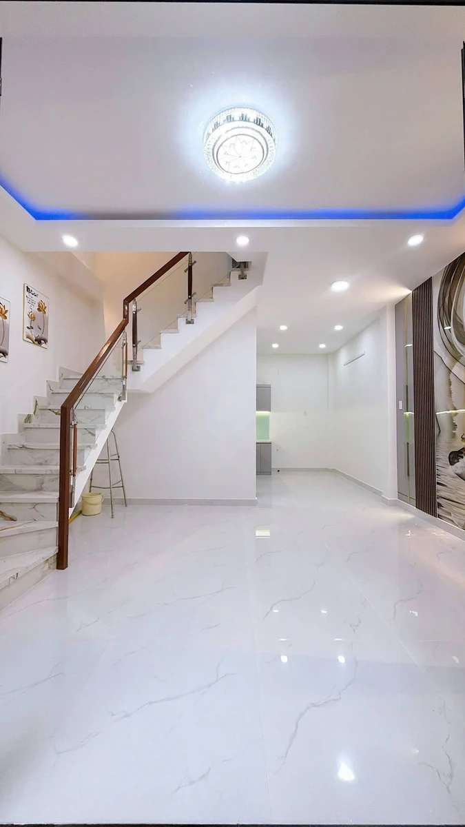 Bán nhà mới 1 trệt 2 lầu 38m², 4PN, hẻm Đoàn Văn Bơ, Quận 4 - Ảnh 1