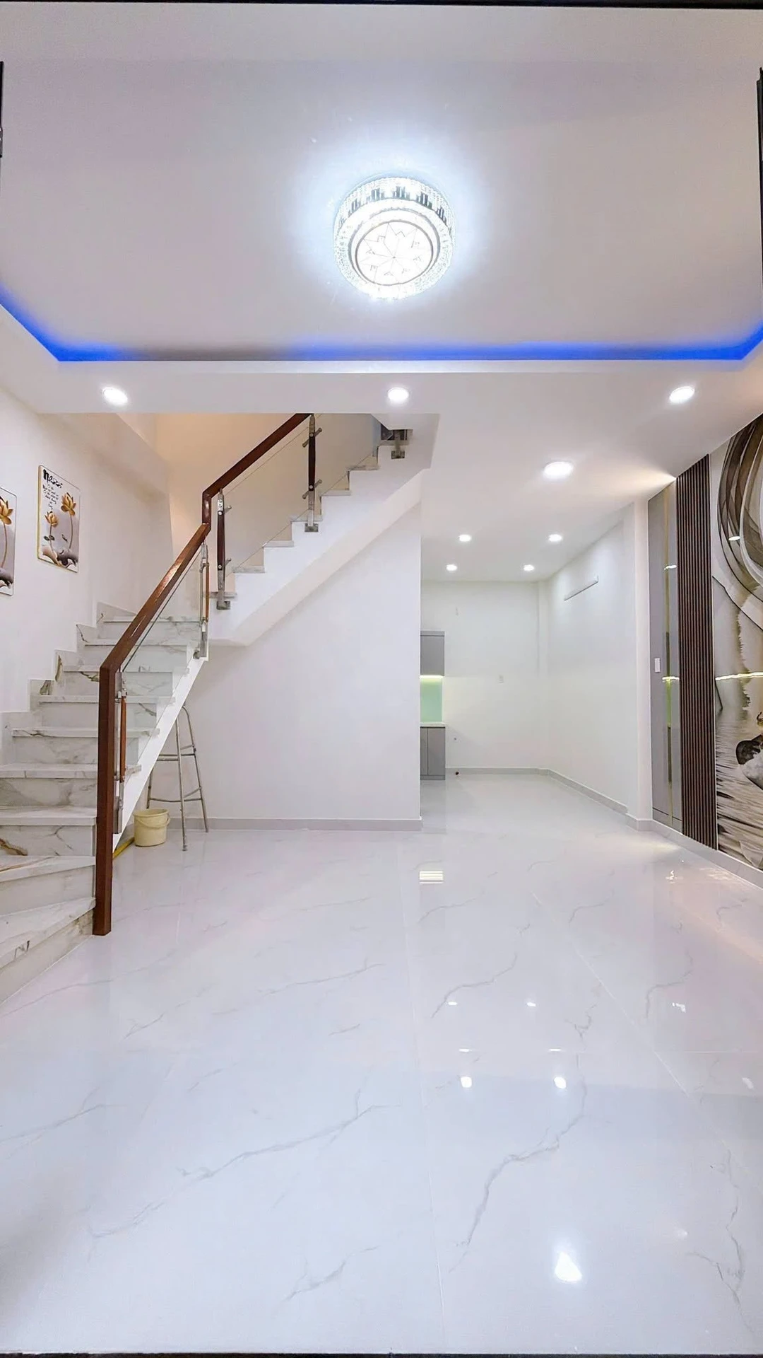Bán nhà mới 1 trệt 2 lầu 38m², 4PN, hẻm Đoàn Văn Bơ, Quận 4 - Ảnh 1